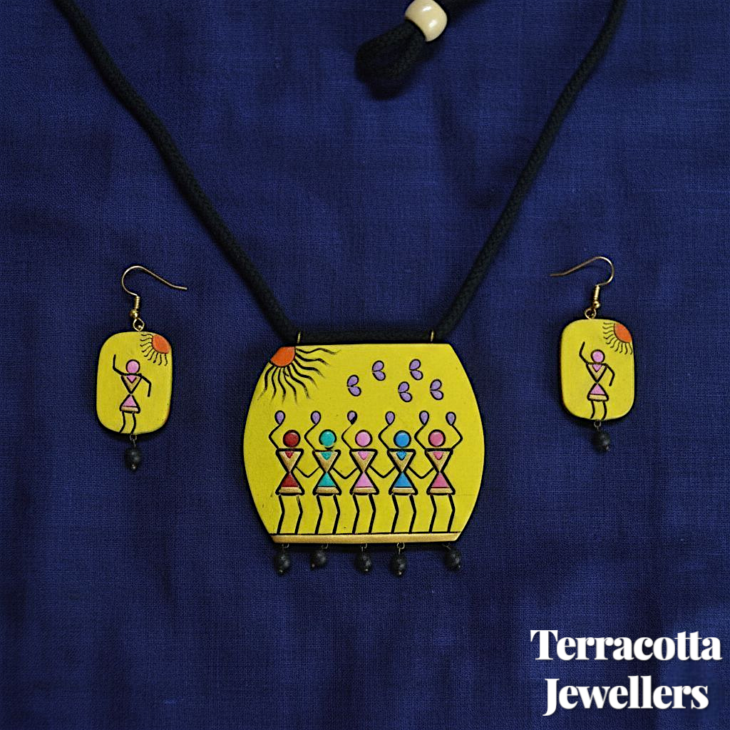 Tribal terracotta necklace online